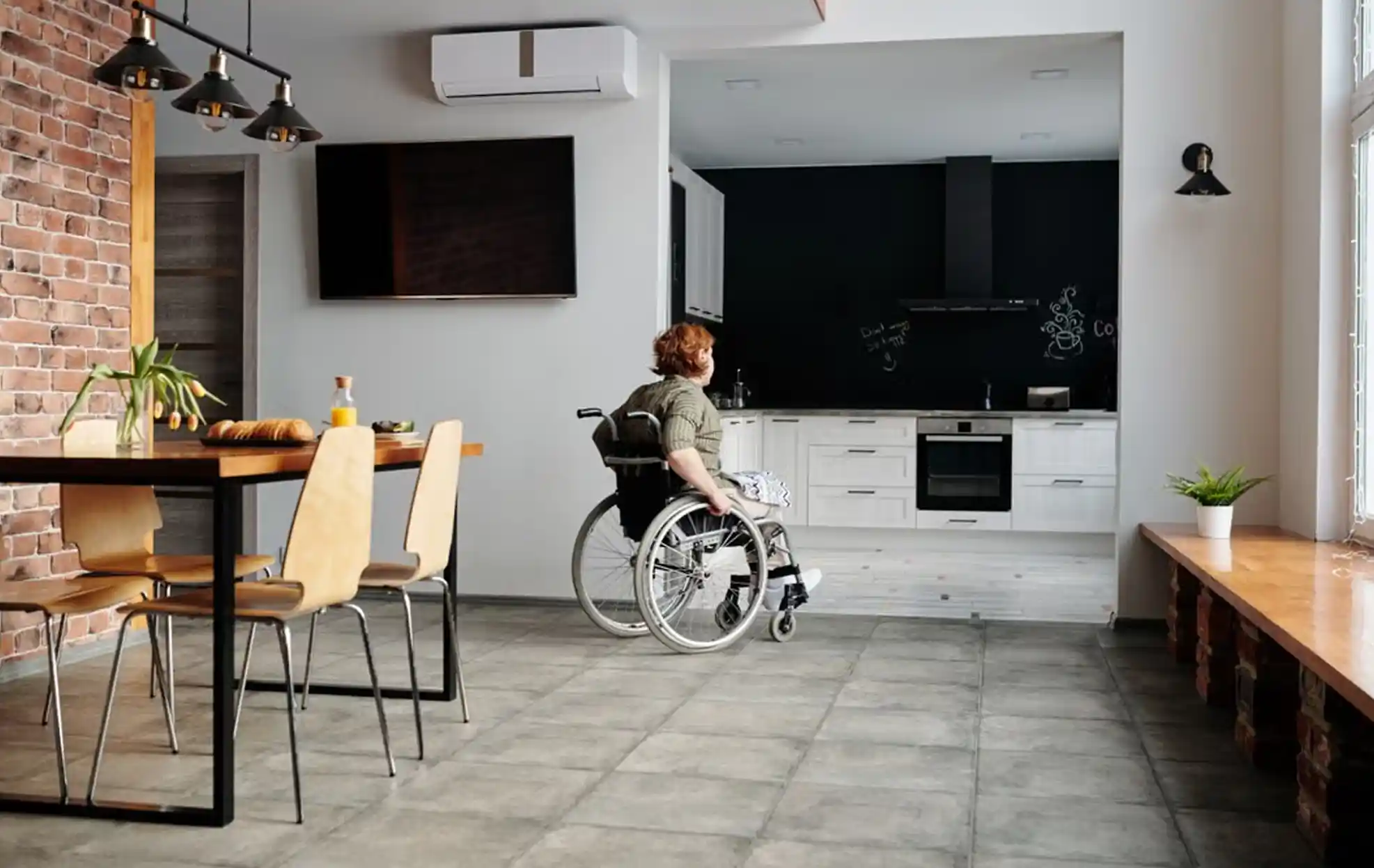 A support coordinator helping a participant organise their NDIS providers and supports